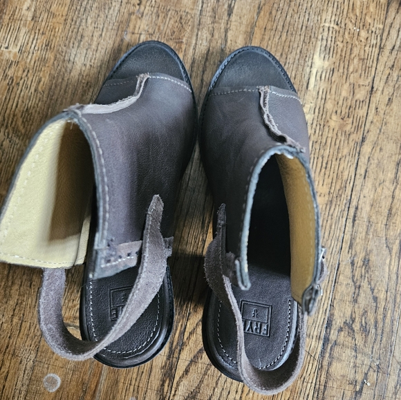 Frye Izzy Aritsan Peep Roe Mule Size 9b - Picture 7 of 9